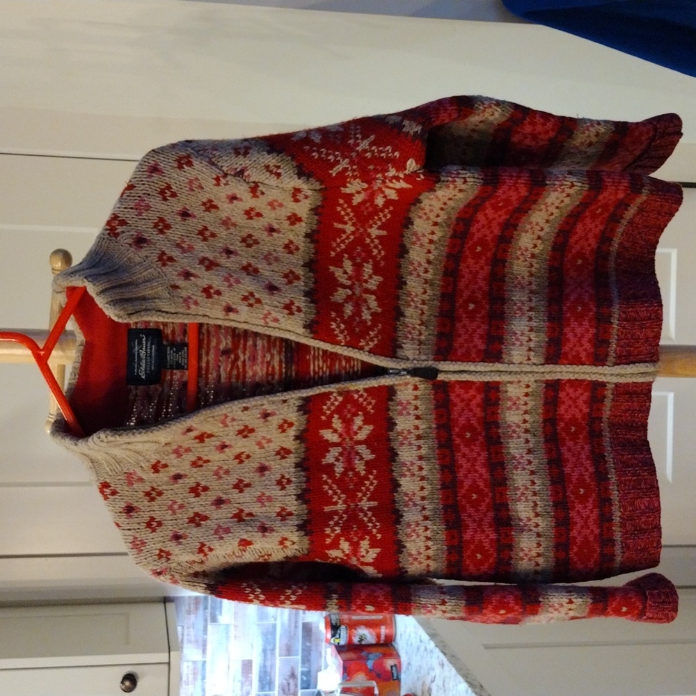 Eddie Bauer Red/Pink Tan Snow flake crop Cardigan